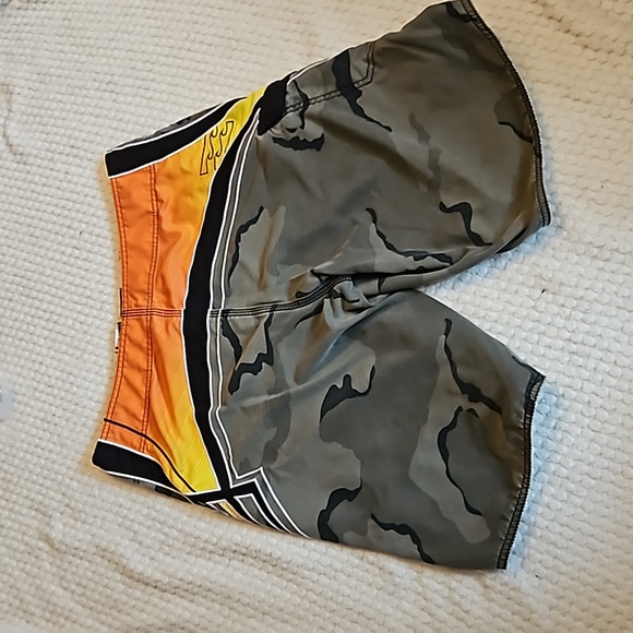 Men's Billabong Swim Shorts - Picture 3 of 4